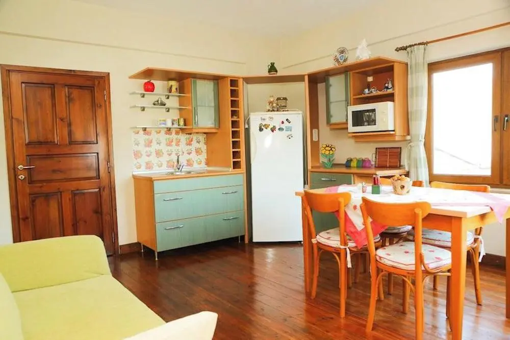 Fitted kitchen